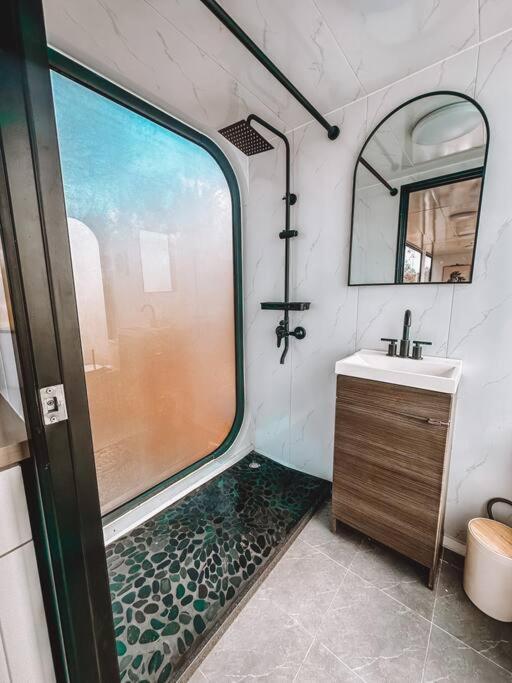Holiday home Modern Off Grid Tiny Home! *